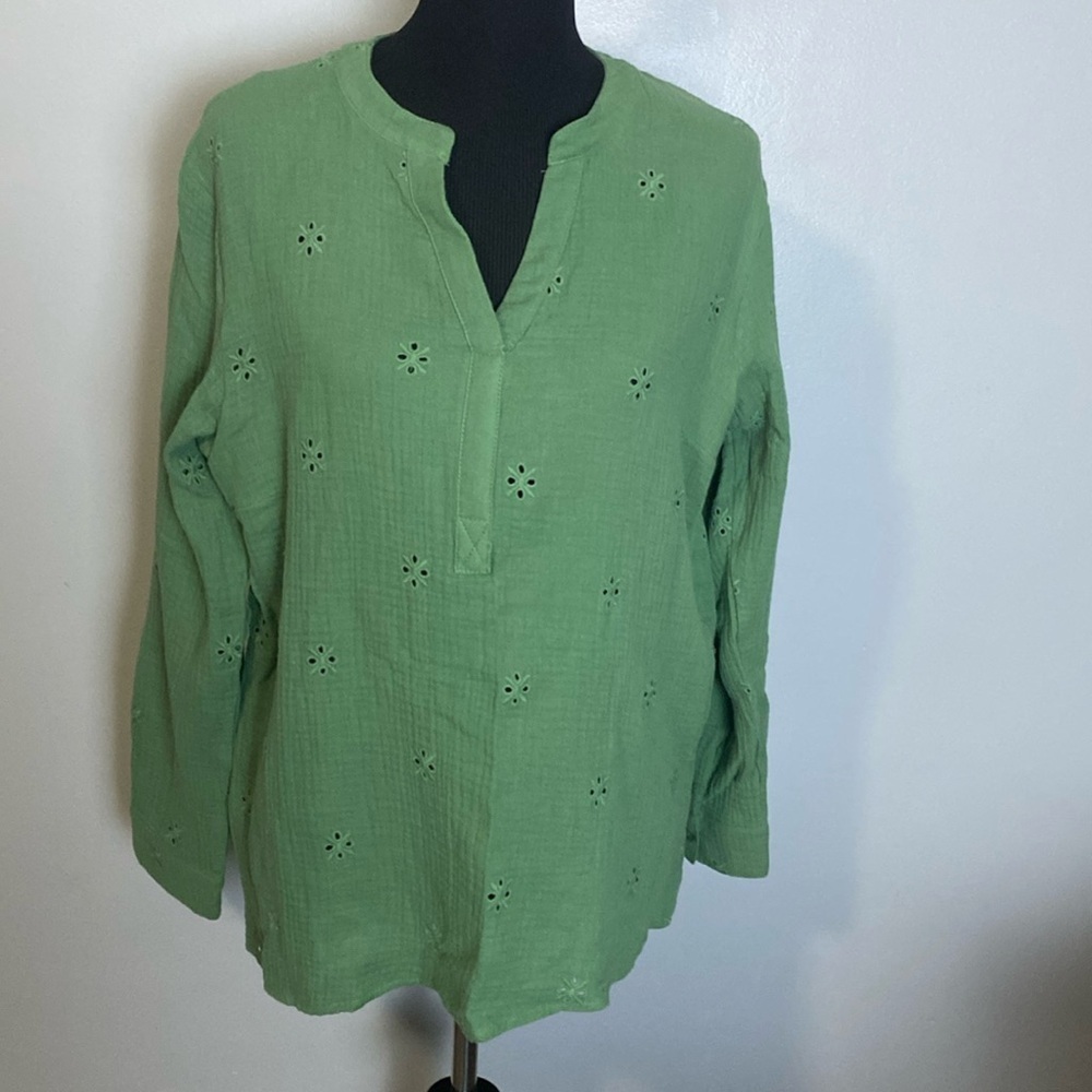 King Universal Eyelet Gauze Green Top 100% Cotton Sz L NWT Long to 3/4 Sleeve - Picture 1 of 6